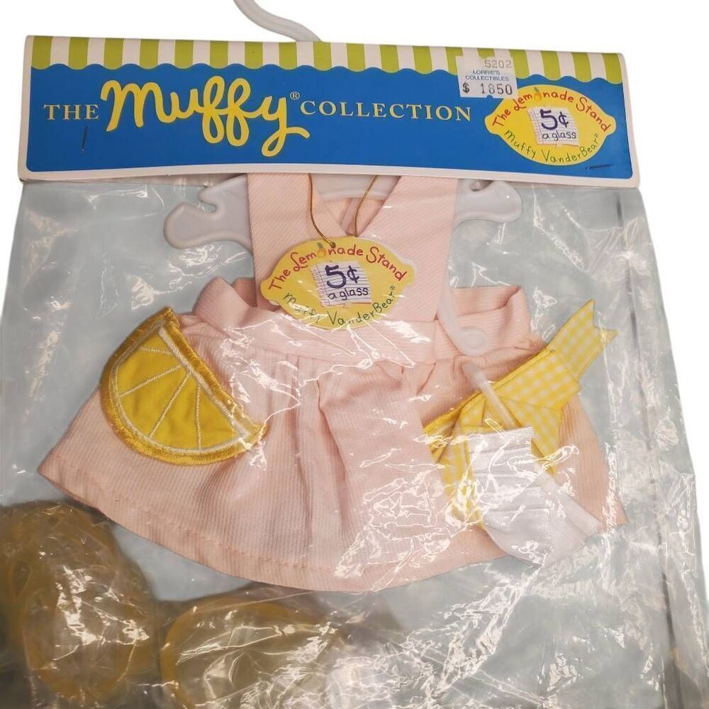 Vintage 1996 The Muffy Collection Vanderbear  Clothing Lot Of 4  outfits.
